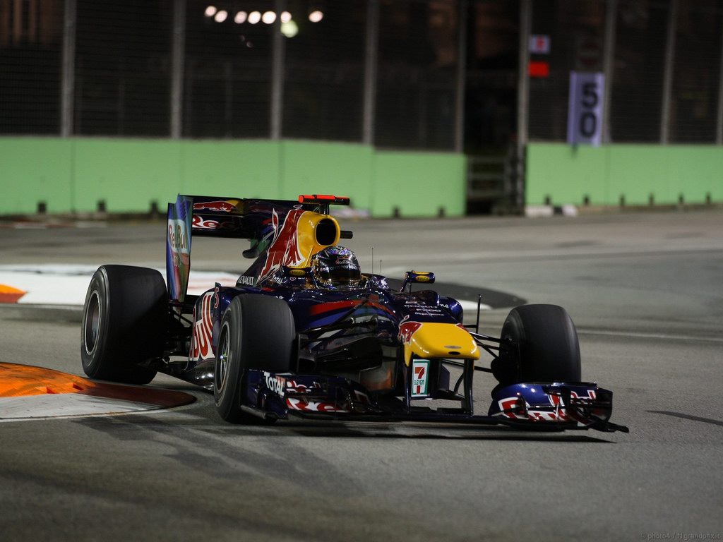 SEBASTIAN VETTEL WORLD CHAMPION 2010 1024x768