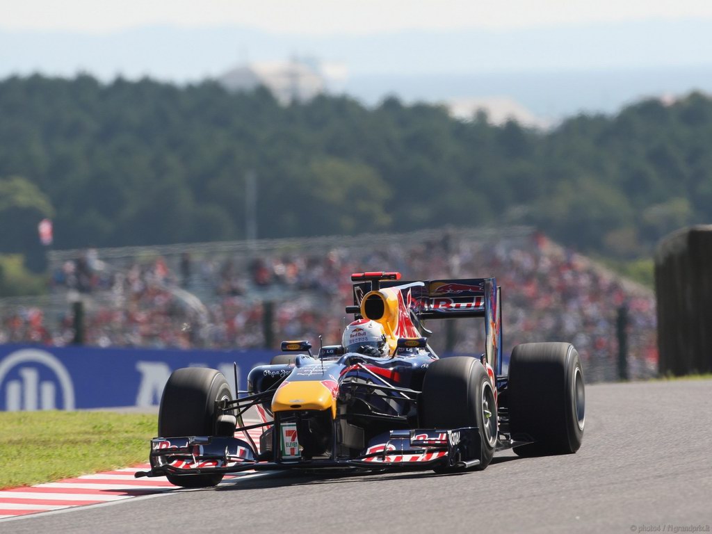 SEBASTIAN VETTEL WORLD CHAMPION 2010 1024x768