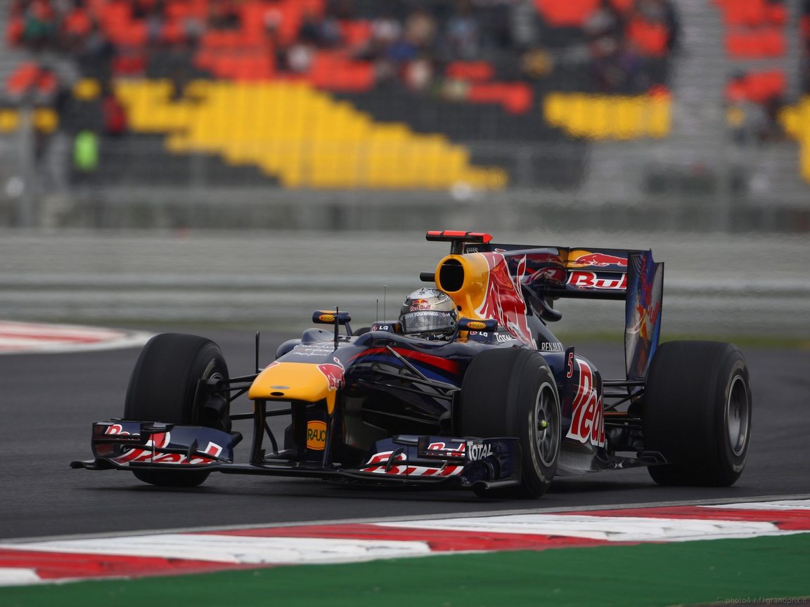 SEBASTIAN VETTEL WORLD CHAMPION 2010 1152x864