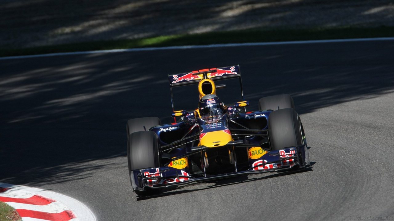 SEBASTIAN VETTEL WORLD CHAMPION 2010 1280x720