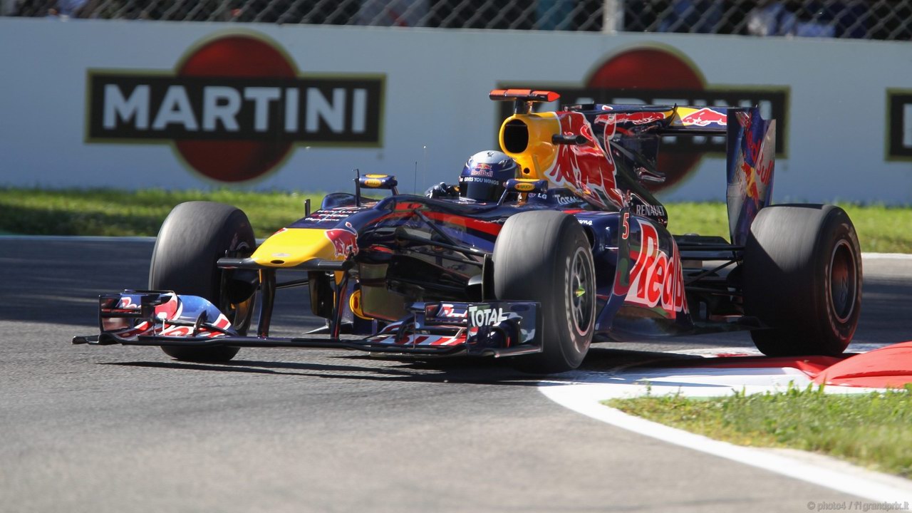 SEBASTIAN VETTEL WORLD CHAMPION 2010 1280x720
