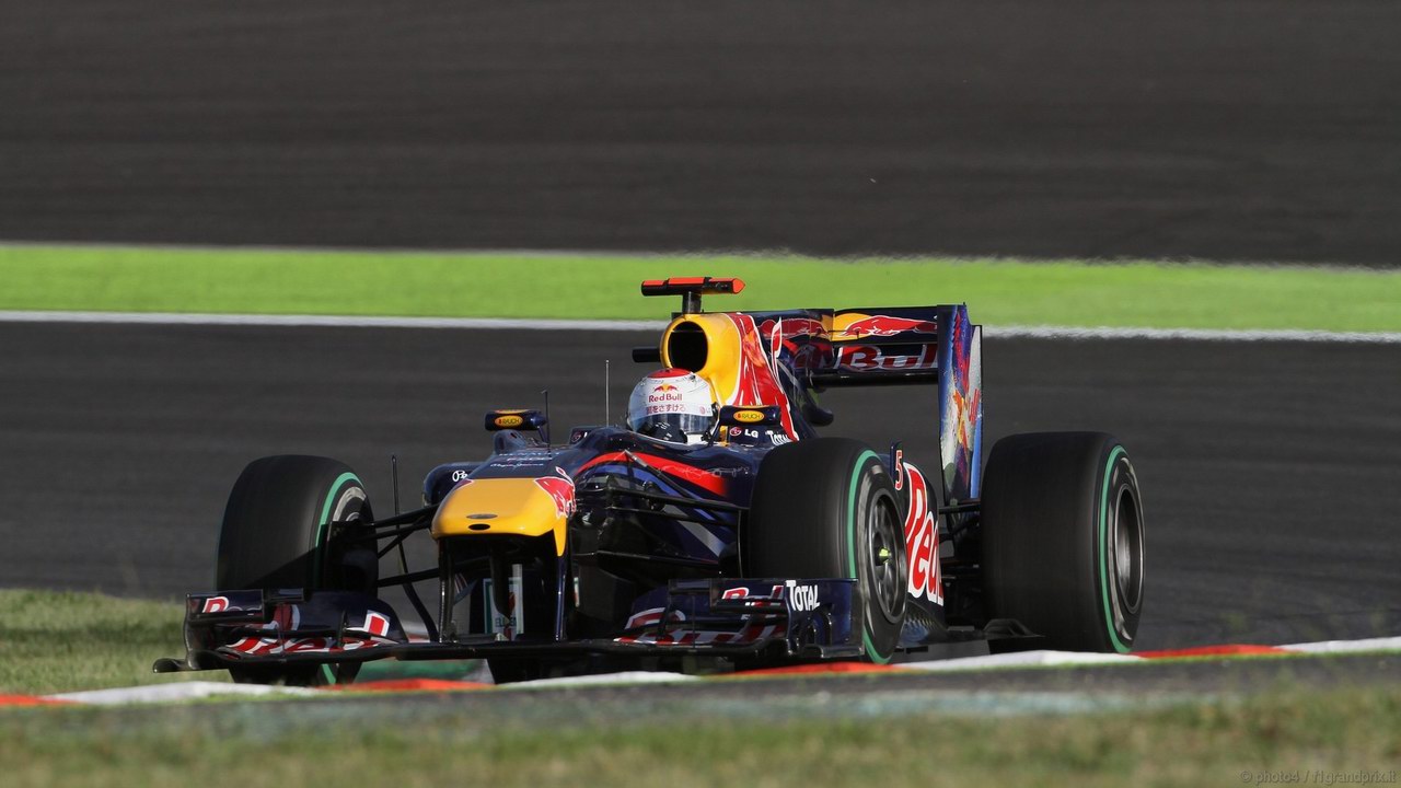 SEBASTIAN VETTEL WORLD CHAMPION 2010 1280x720