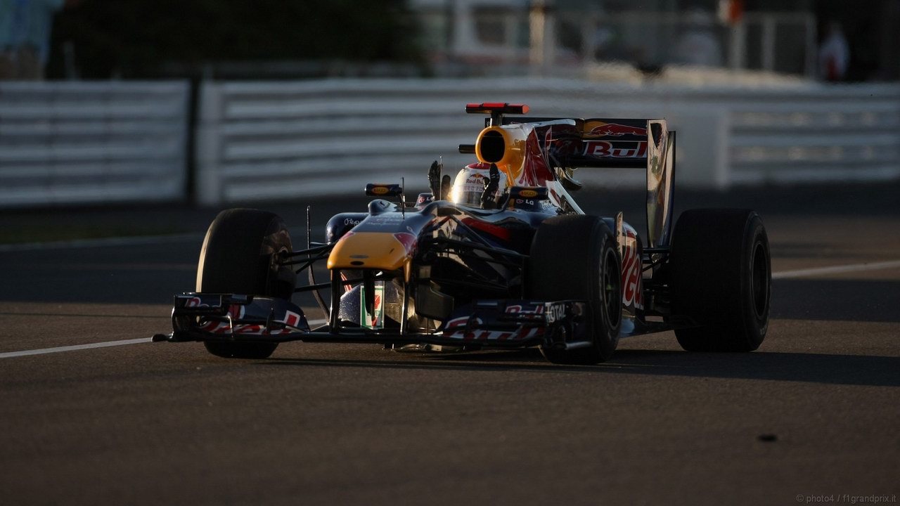SEBASTIAN VETTEL WORLD CHAMPION 2010 1280x720