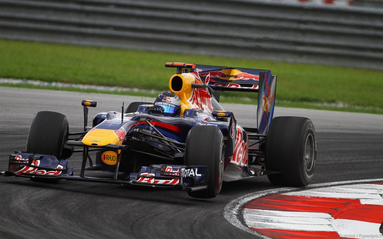 SEBASTIAN VETTEL WORLD CHAMPION 2010 1280x800