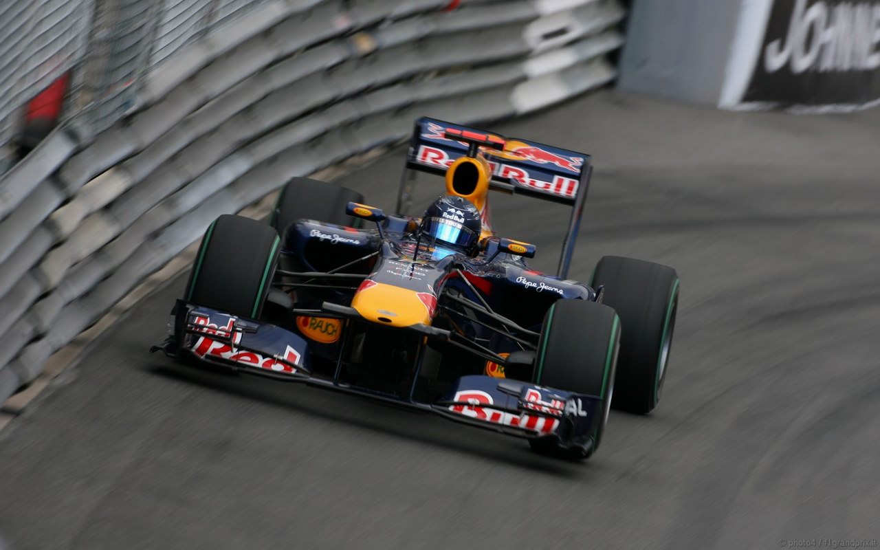 SEBASTIAN VETTEL WORLD CHAMPION 2010 1280x800