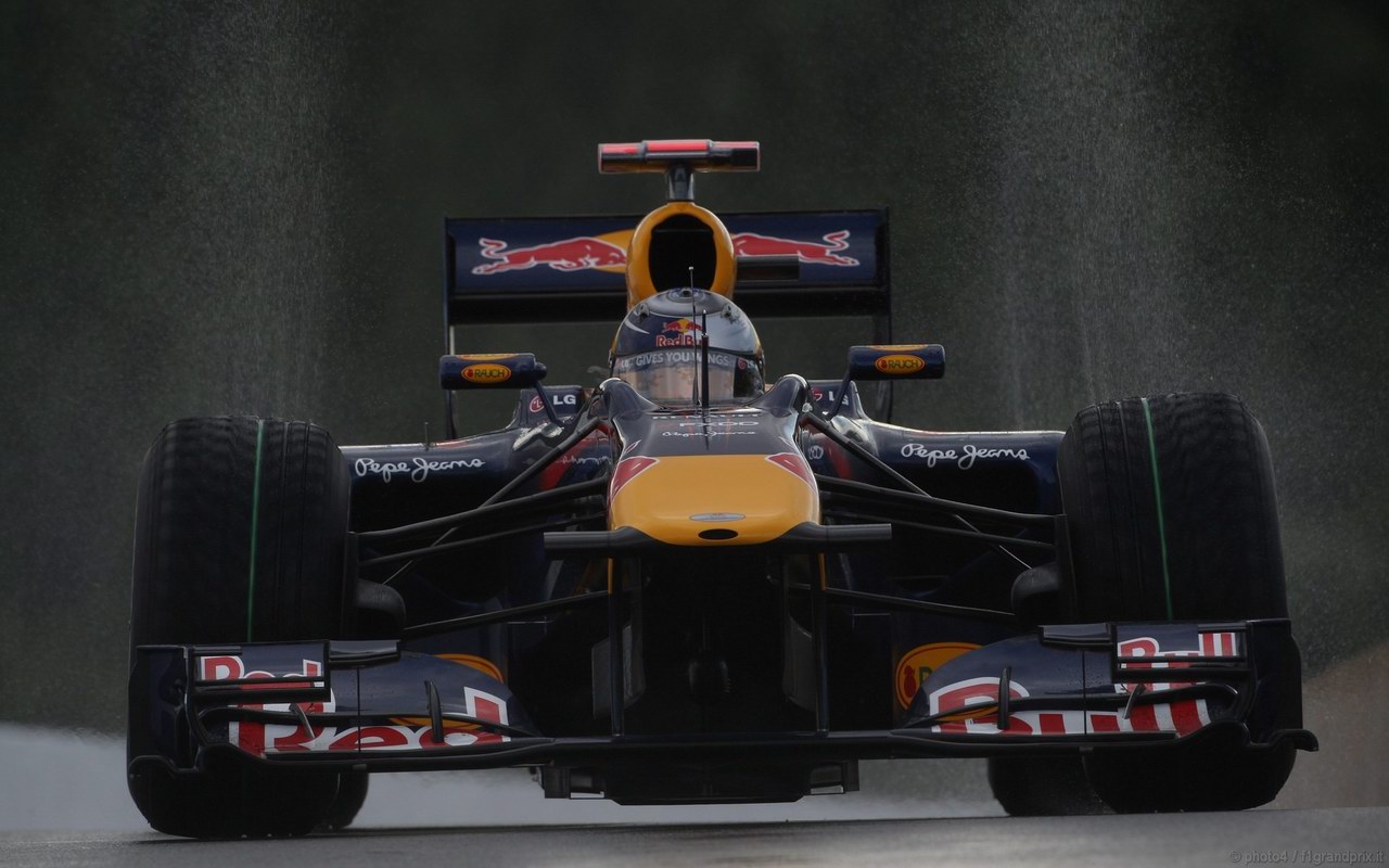 SEBASTIAN VETTEL WORLD CHAMPION 2010 1280x800
