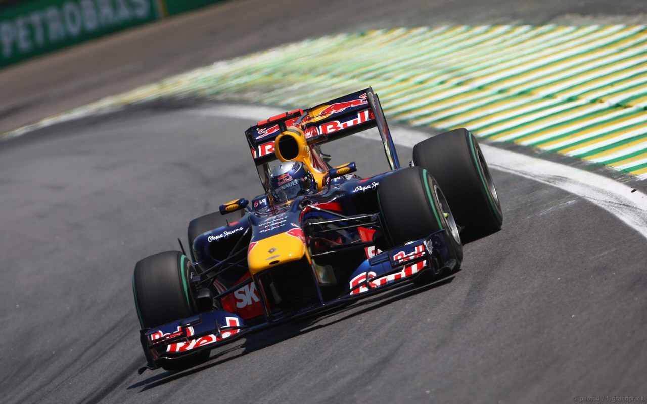SEBASTIAN VETTEL WORLD CHAMPION 2010 1280x800