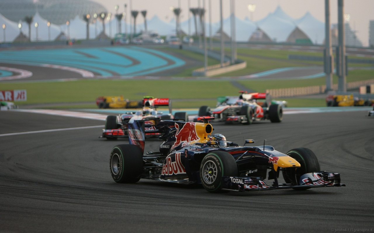 SEBASTIAN VETTEL WORLD CHAMPION 2010 1280x800