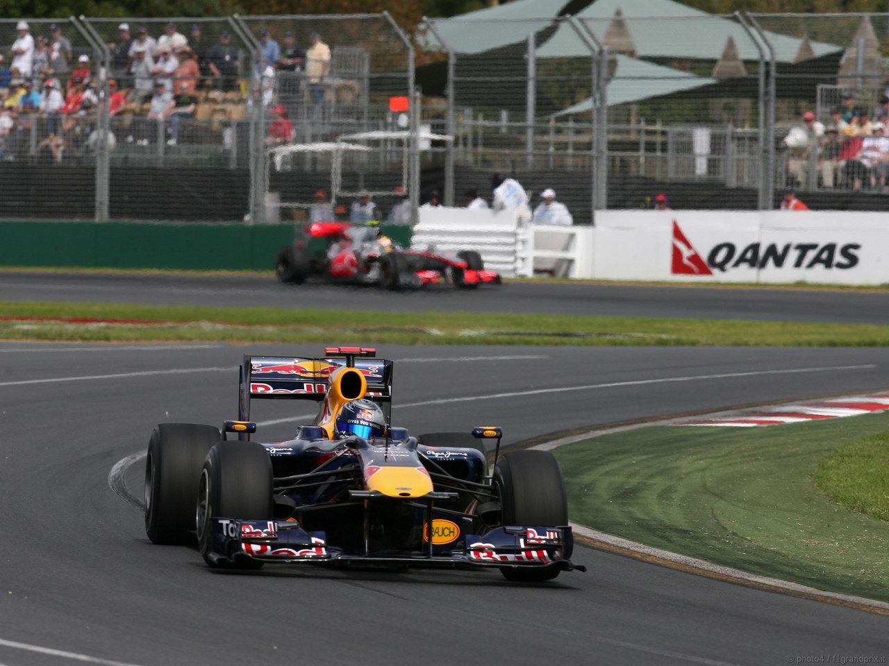 SEBASTIAN VETTEL WORLD CHAMPION 2010 1280x960