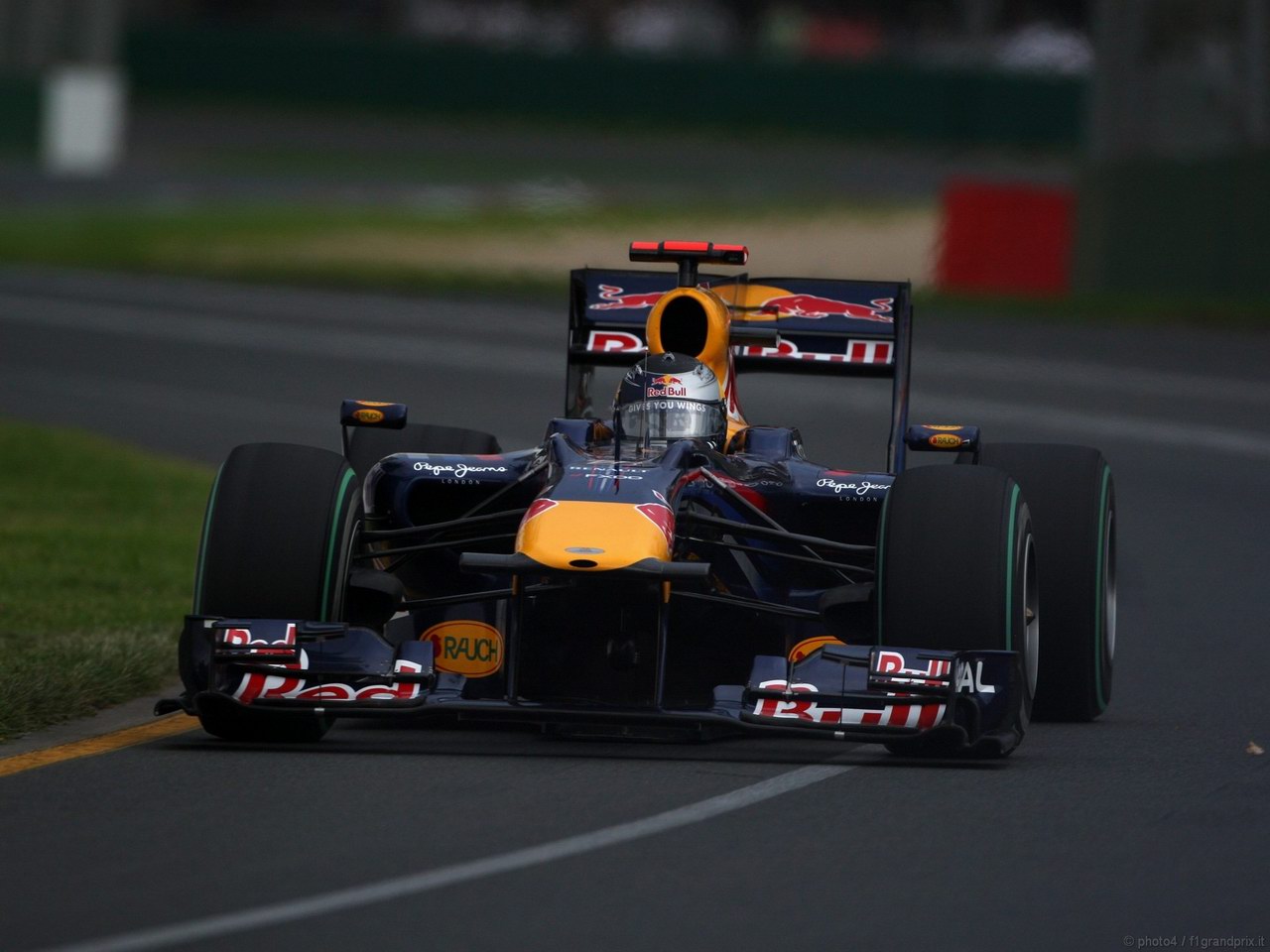 SEBASTIAN VETTEL WORLD CHAMPION 2010 1280x960