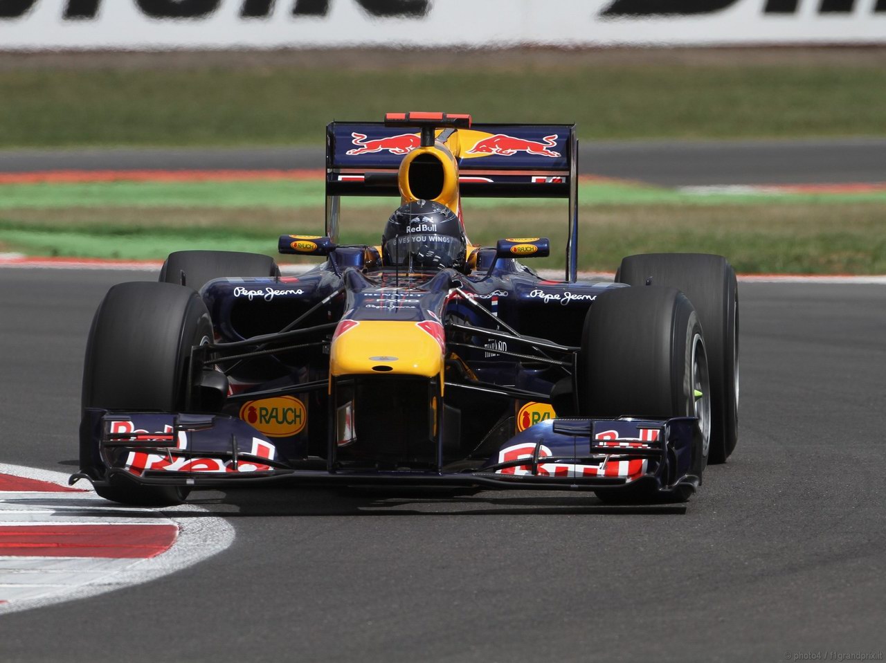 SEBASTIAN VETTEL WORLD CHAMPION 2010 1280x960