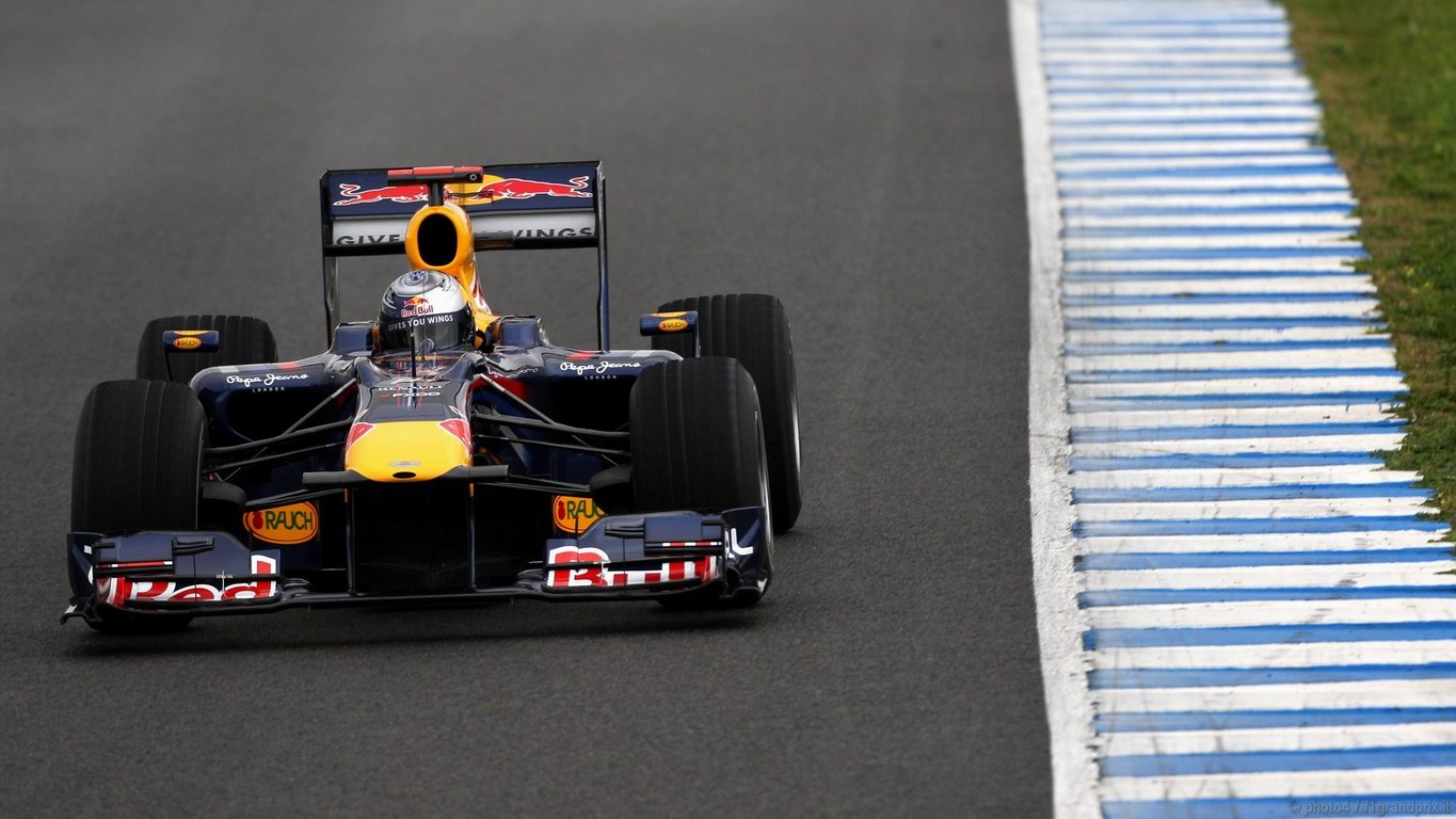 SEBASTIAN VETTEL WORLD CHAMPION 2010 1366x768
