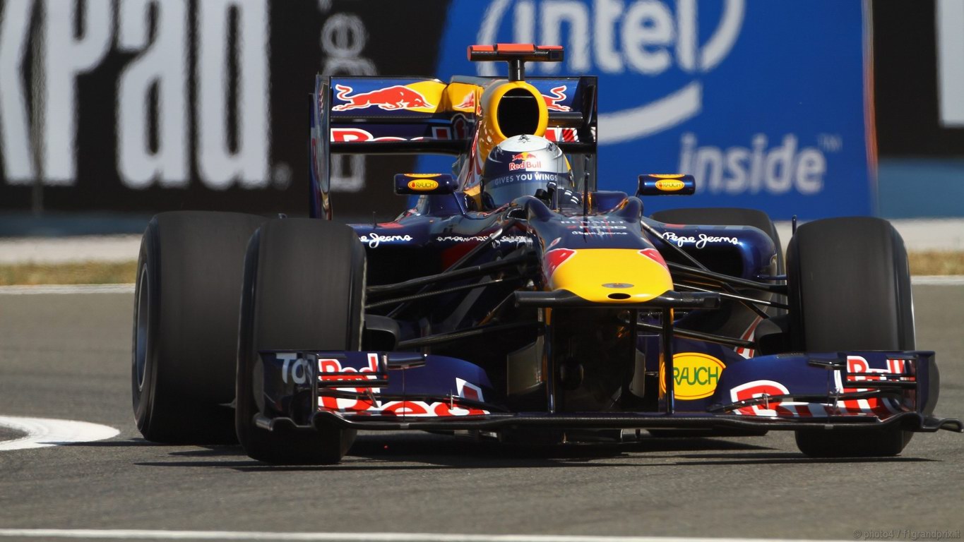 SEBASTIAN VETTEL WORLD CHAMPION 2010 1366x768