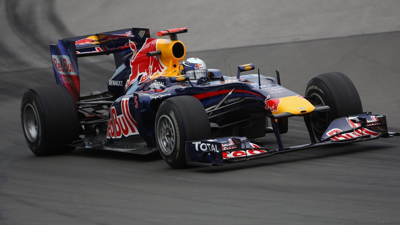 SEBASTIAN VETTEL WORLD CHAMPION 2010 1366x768