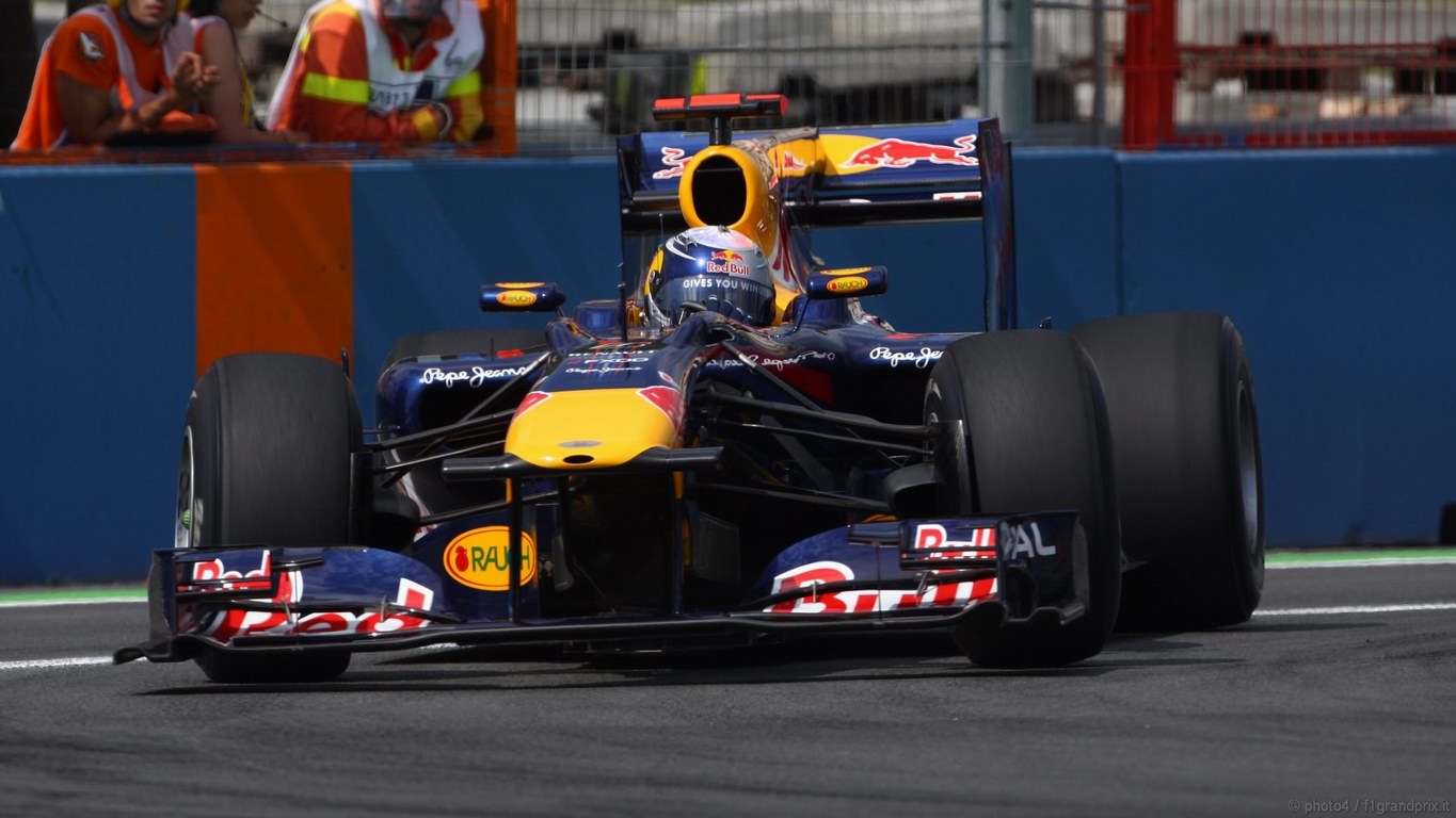SEBASTIAN VETTEL WORLD CHAMPION 2010 1366x768