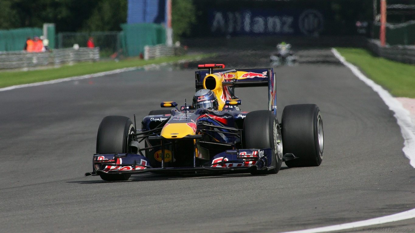 SEBASTIAN VETTEL WORLD CHAMPION 2010 1366x768
