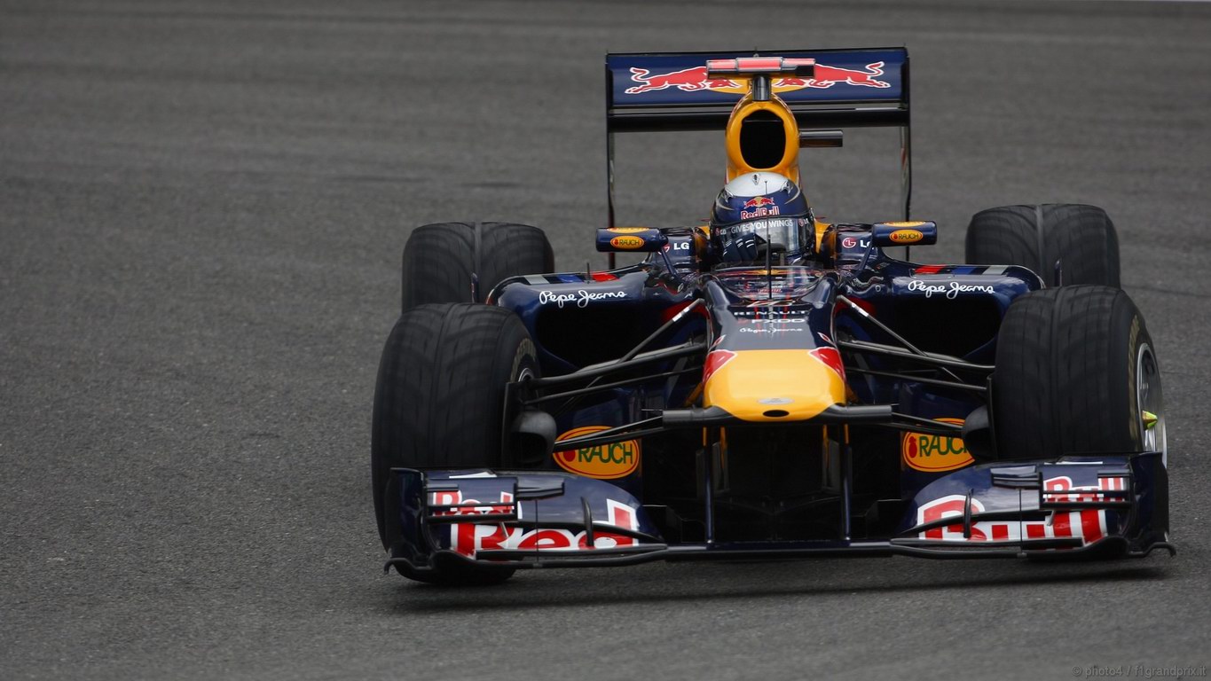 SEBASTIAN VETTEL WORLD CHAMPION 2010 1366x768