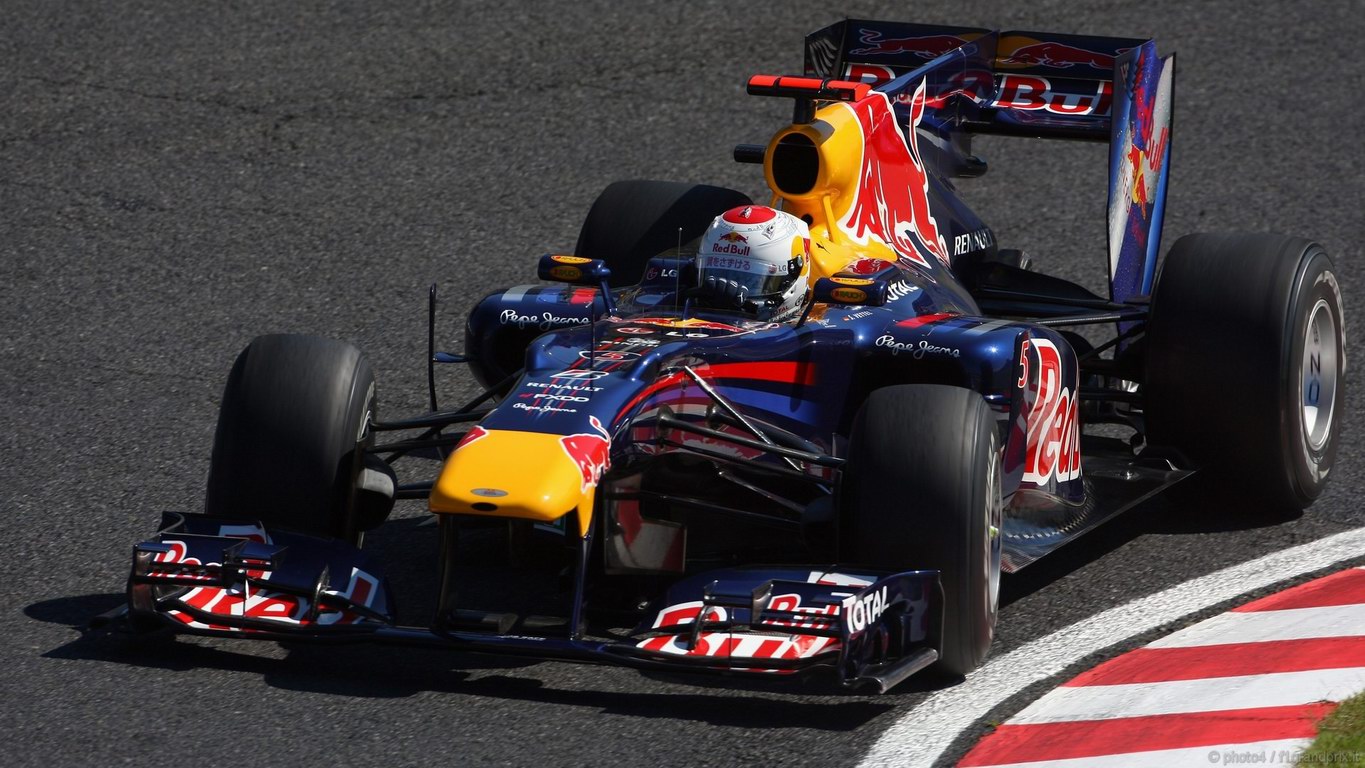 SEBASTIAN VETTEL WORLD CHAMPION 2010 1366x768