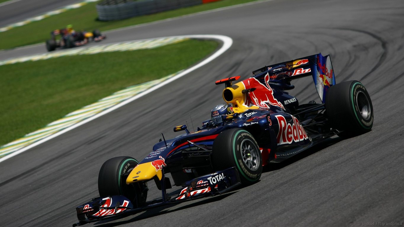SEBASTIAN VETTEL WORLD CHAMPION 2010 1366x768