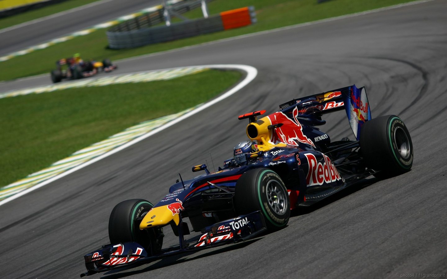 SEBASTIAN VETTEL WORLD CHAMPION 2010 1440x900