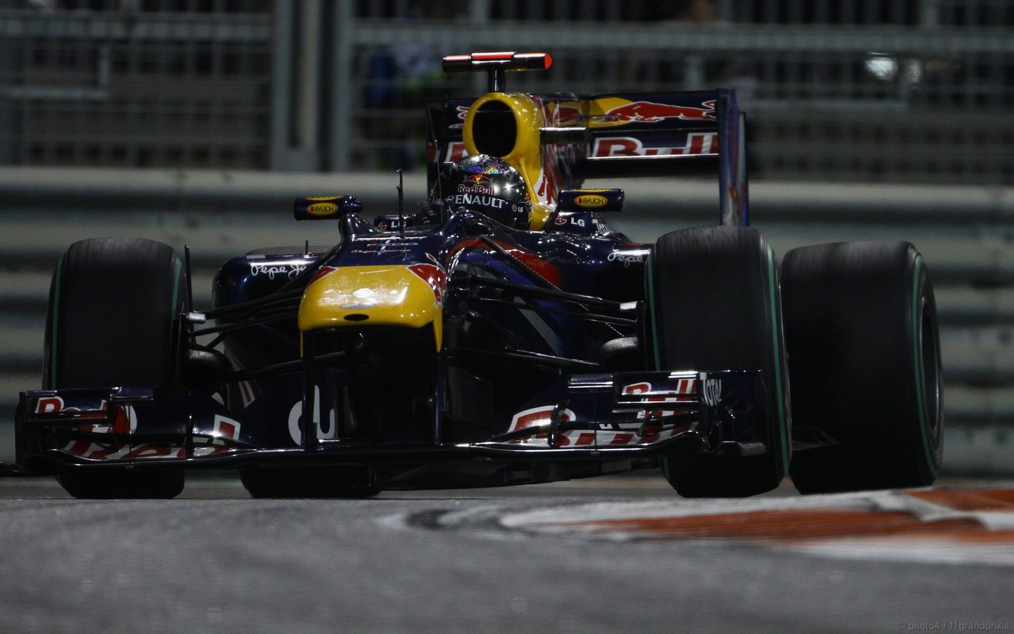SEBASTIAN VETTEL WORLD CHAMPION 2010 1440x900