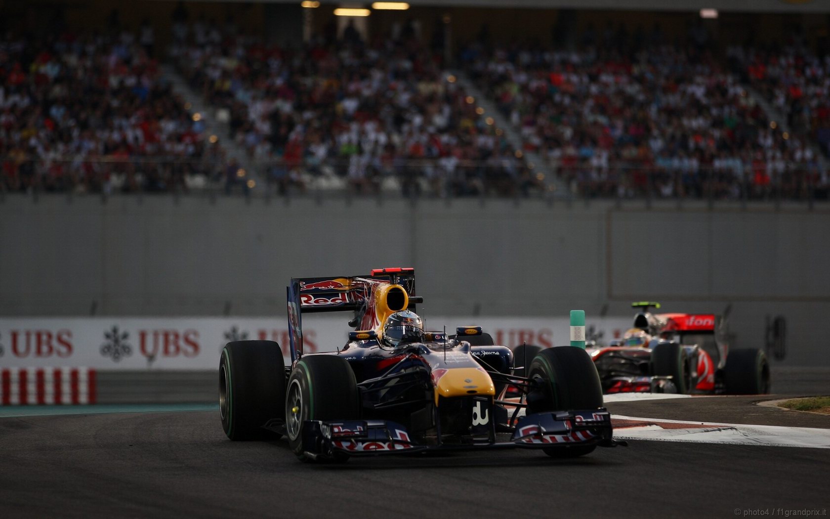 SEBASTIAN VETTEL WORLD CHAMPION 2010 1680x1050