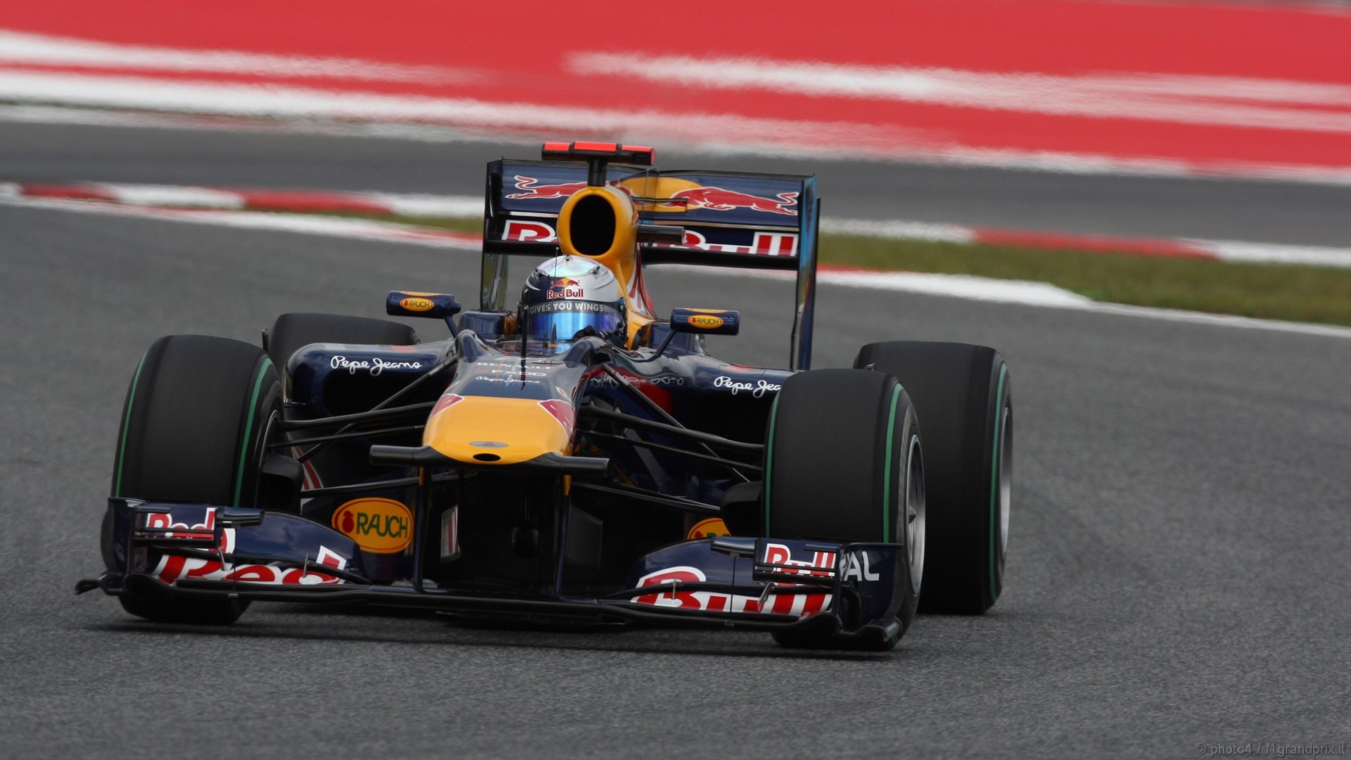 SEBASTIAN VETTEL WORLD CHAMPION 2010 1920x1080