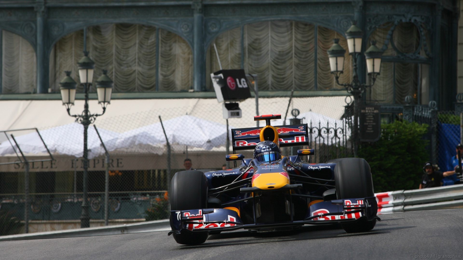 SEBASTIAN VETTEL WORLD CHAMPION 2010 1920x1080