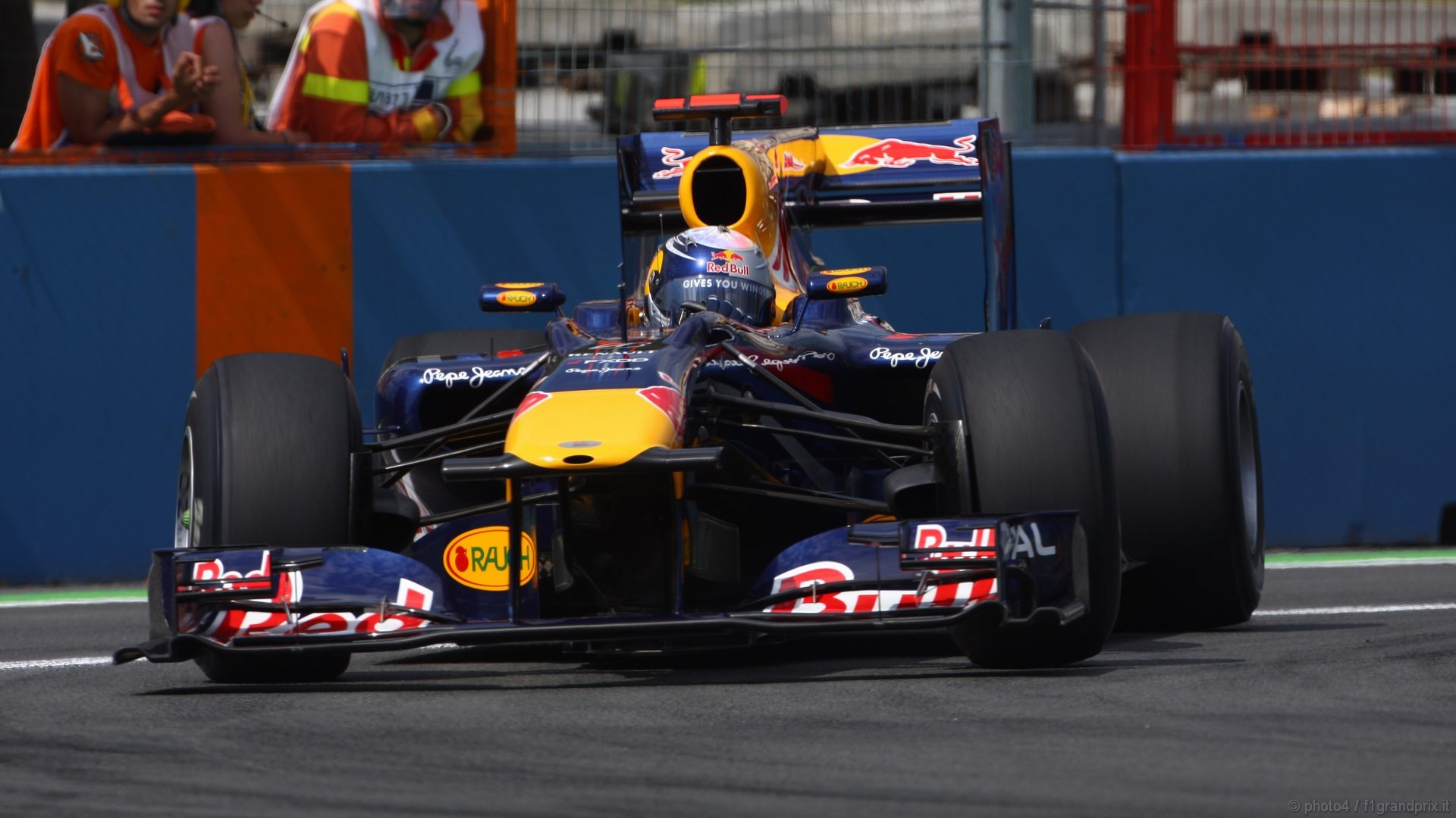 SEBASTIAN VETTEL WORLD CHAMPION 2010 1920x1080