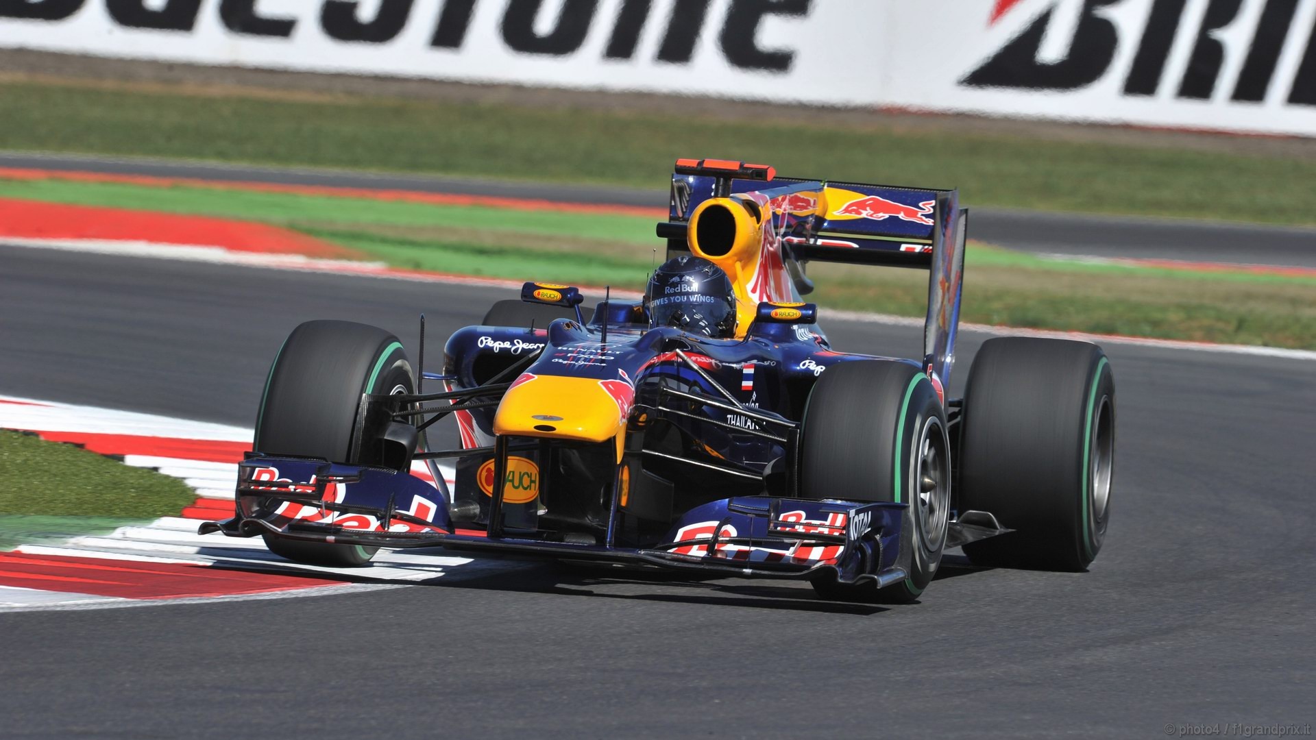 SEBASTIAN VETTEL WORLD CHAMPION 2010 1920x1080