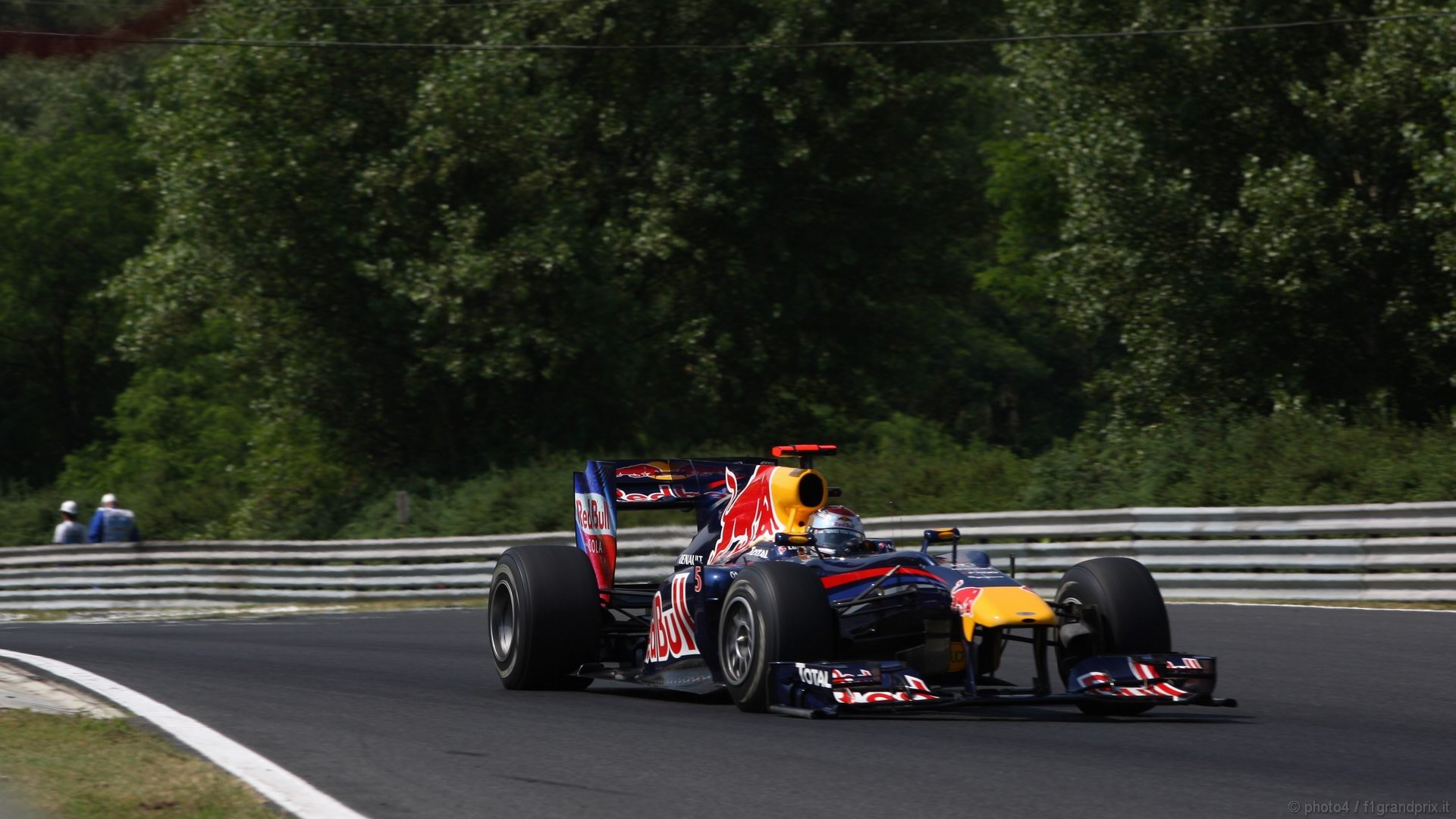 SEBASTIAN VETTEL WORLD CHAMPION 2010 1920x1080