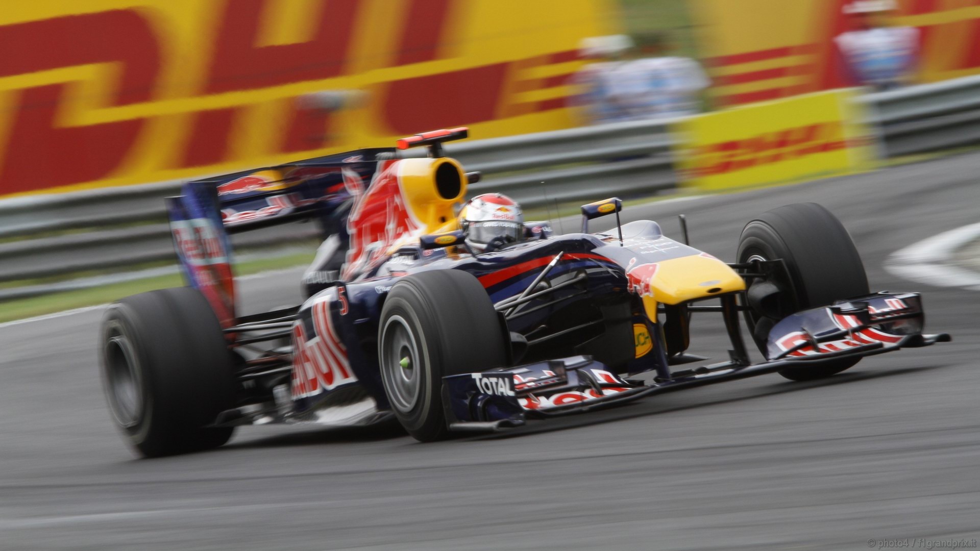 SEBASTIAN VETTEL WORLD CHAMPION 2010 1920x1080