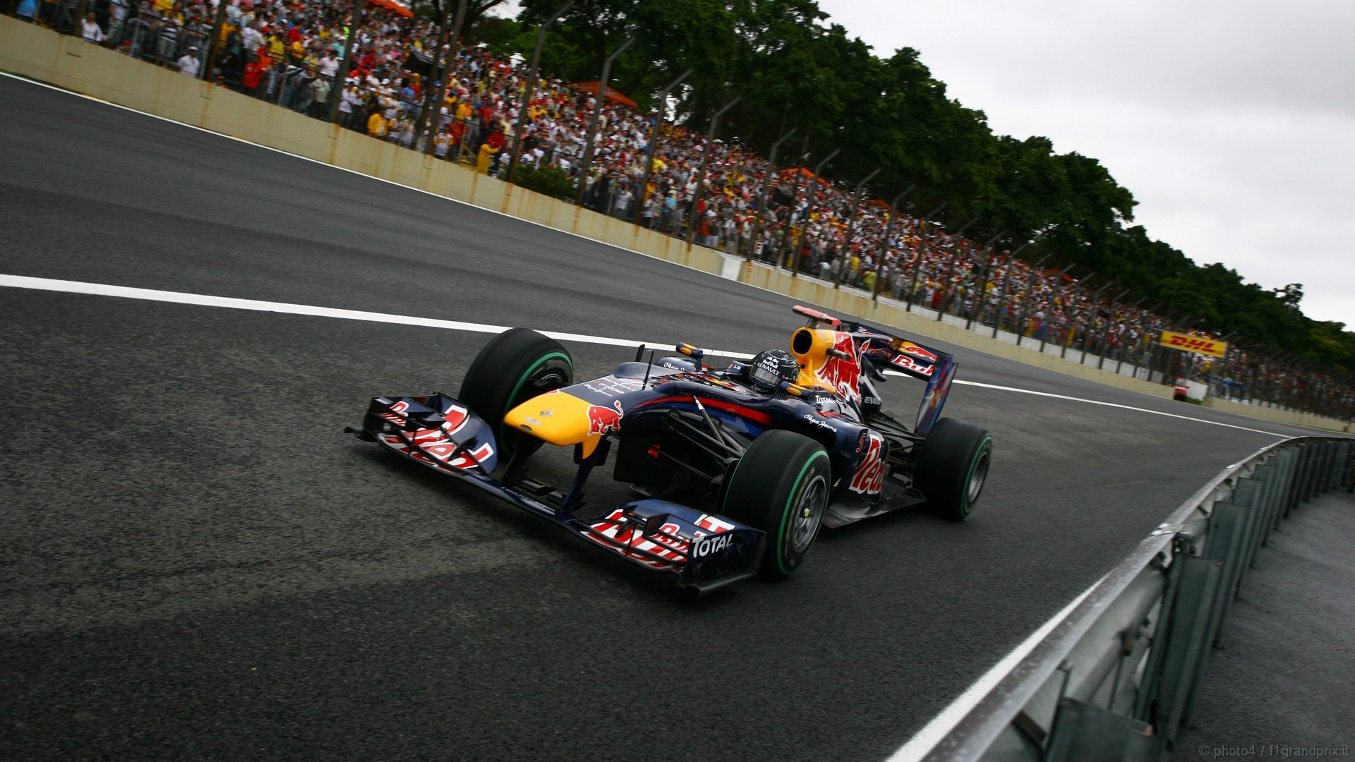 SEBASTIAN VETTEL WORLD CHAMPION 2010 1920x1080