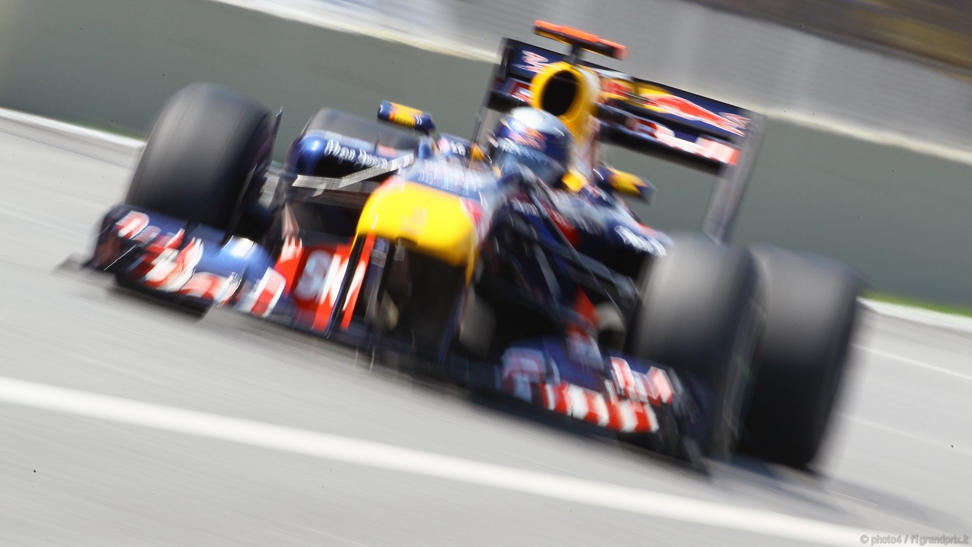 SEBASTIAN VETTEL WORLD CHAMPION 2010 1920x1080