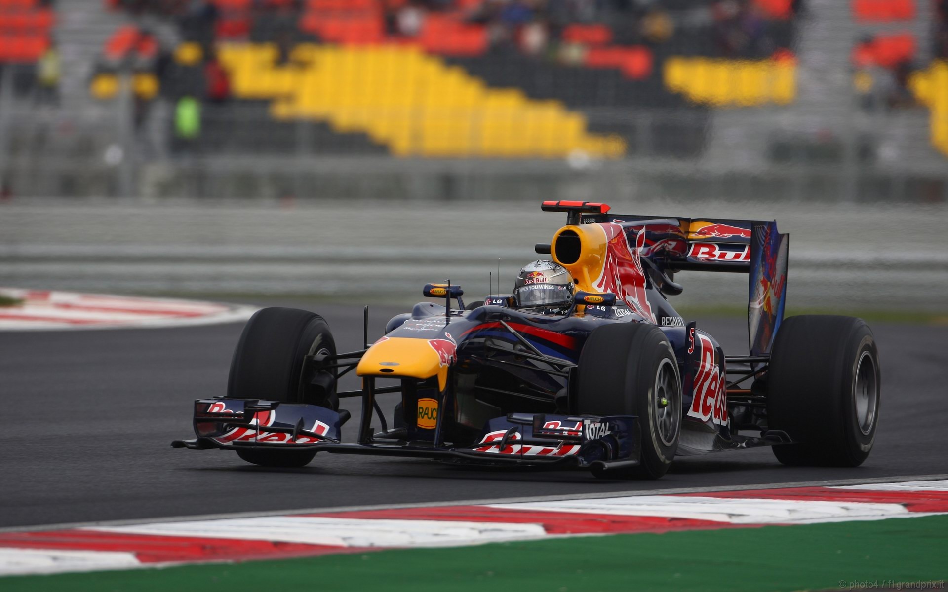 SEBASTIAN VETTEL WORLD CHAMPION 2010 1920x1200