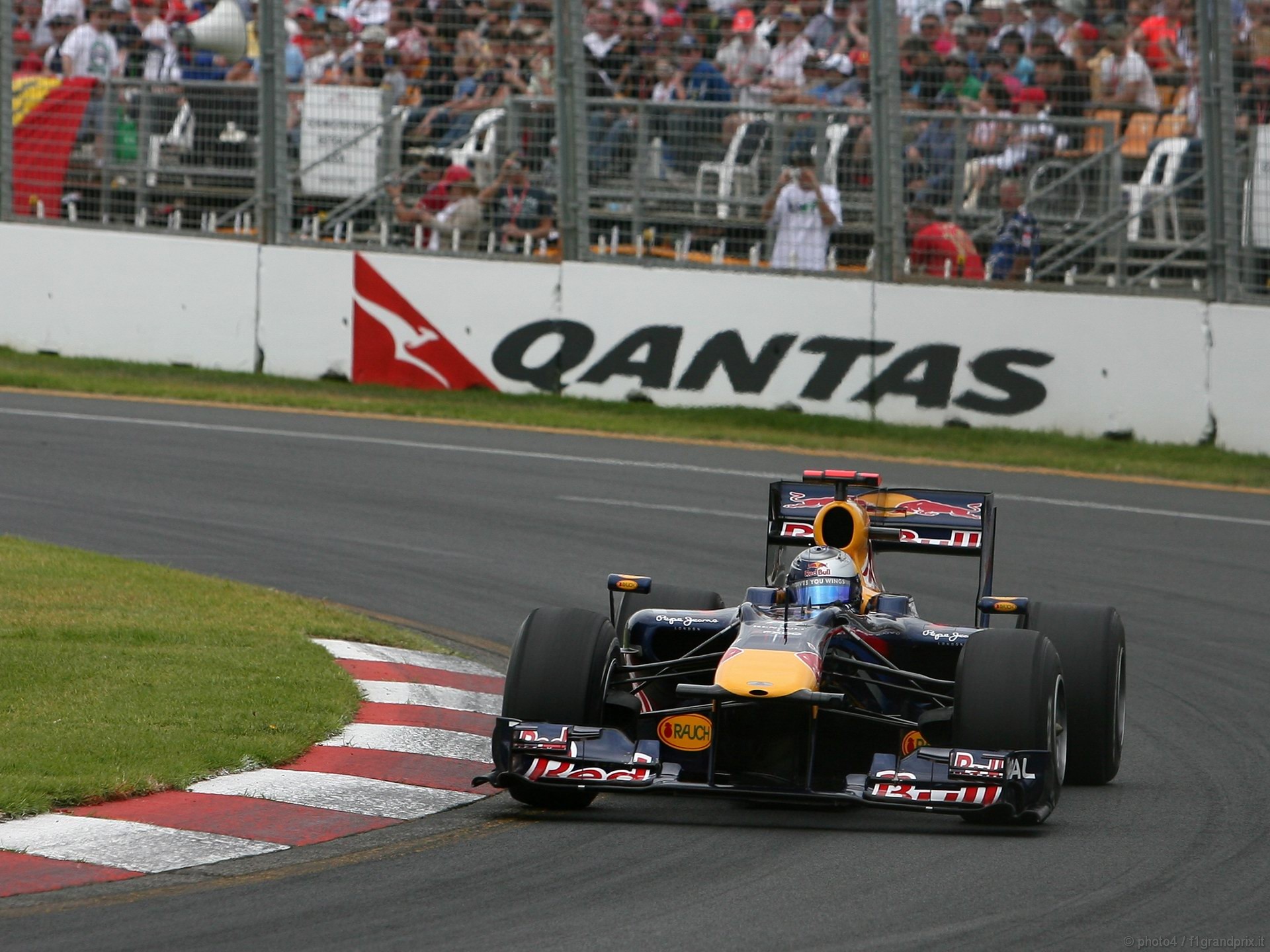 SEBASTIAN VETTEL WORLD CHAMPION 2010 1920x1440