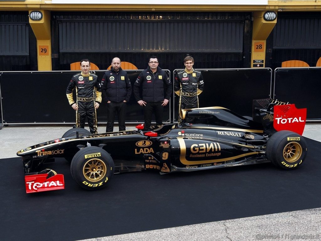 Lotus Renault R31 1024x768
