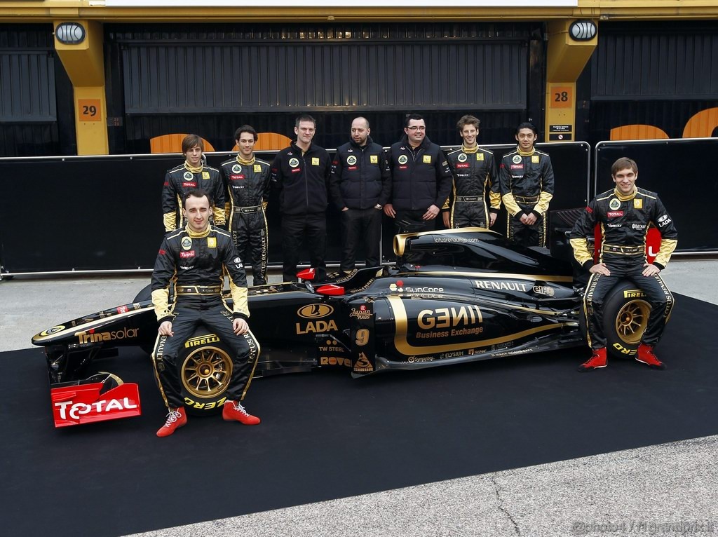 Lotus Renault R31 1024x768