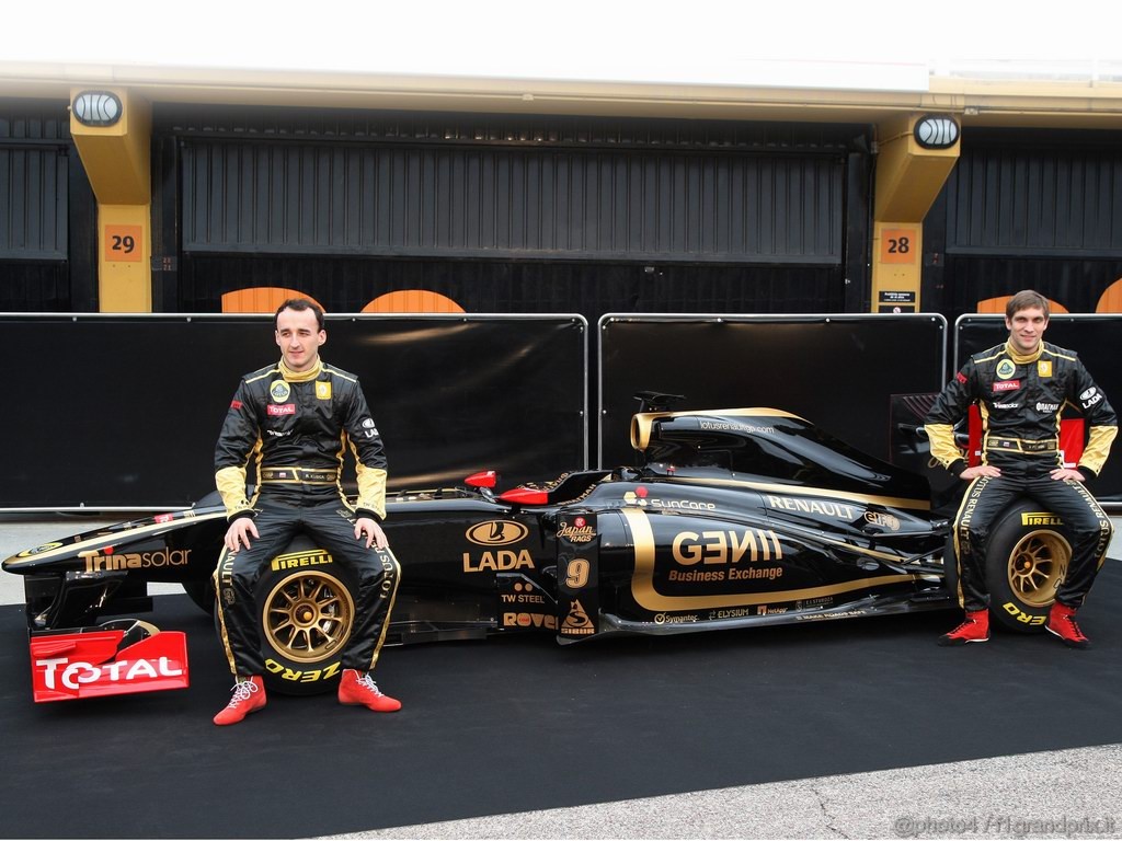 Lotus Renault R31 1024x768