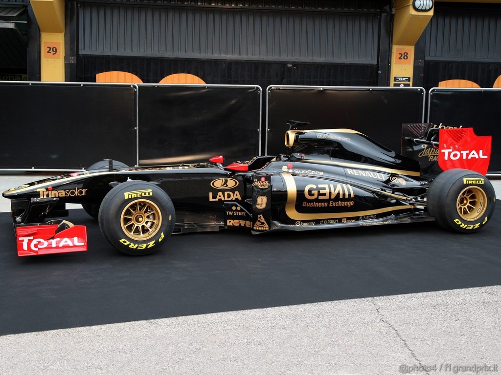 Lotus Renault R31 1024x768