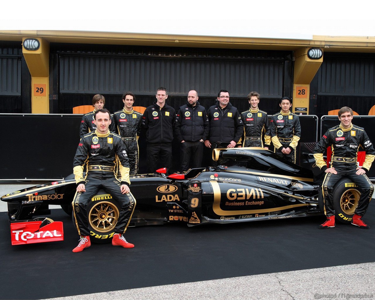 Lotus Renault R31 1280x1024