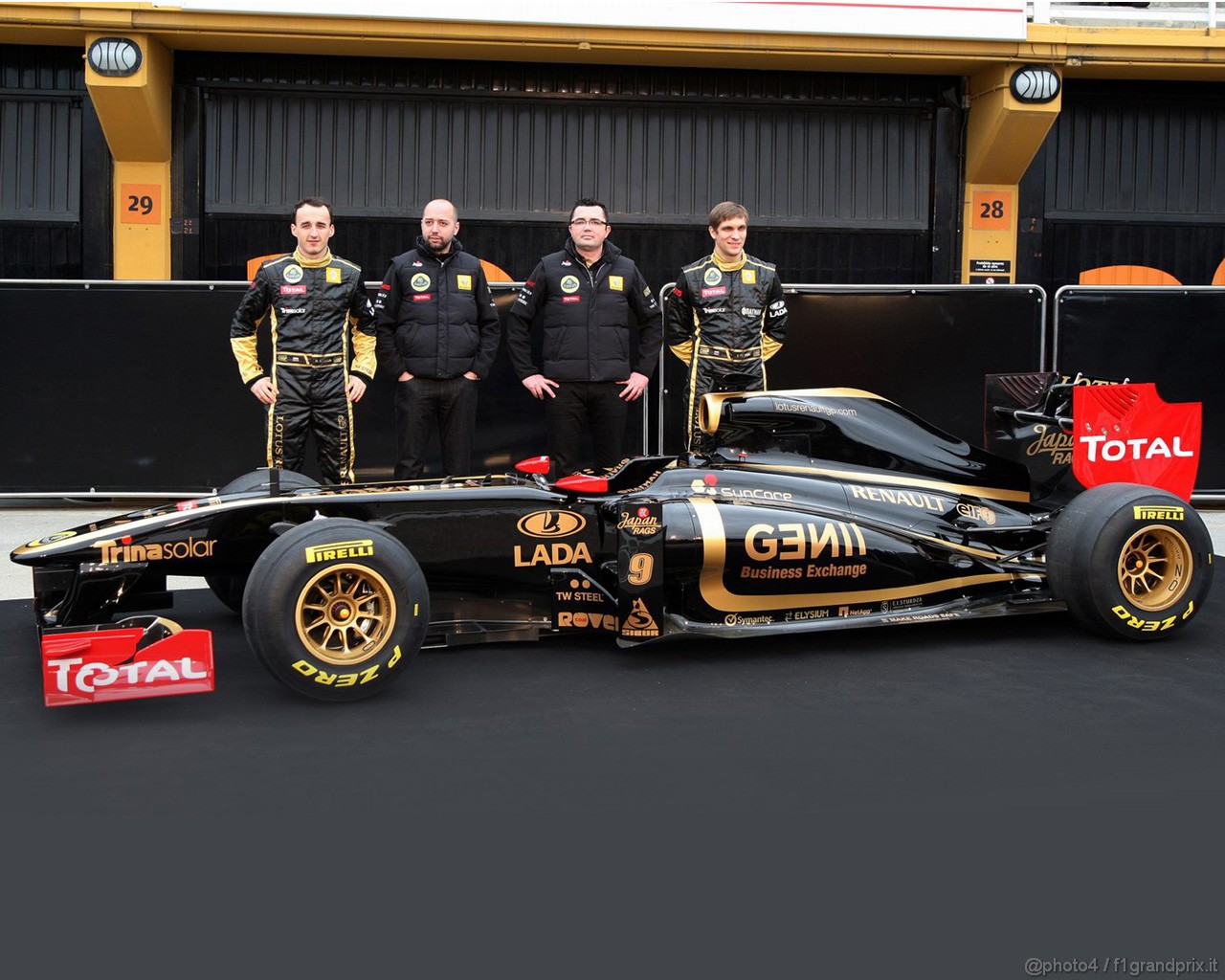 Lotus Renault R31 1280x1024