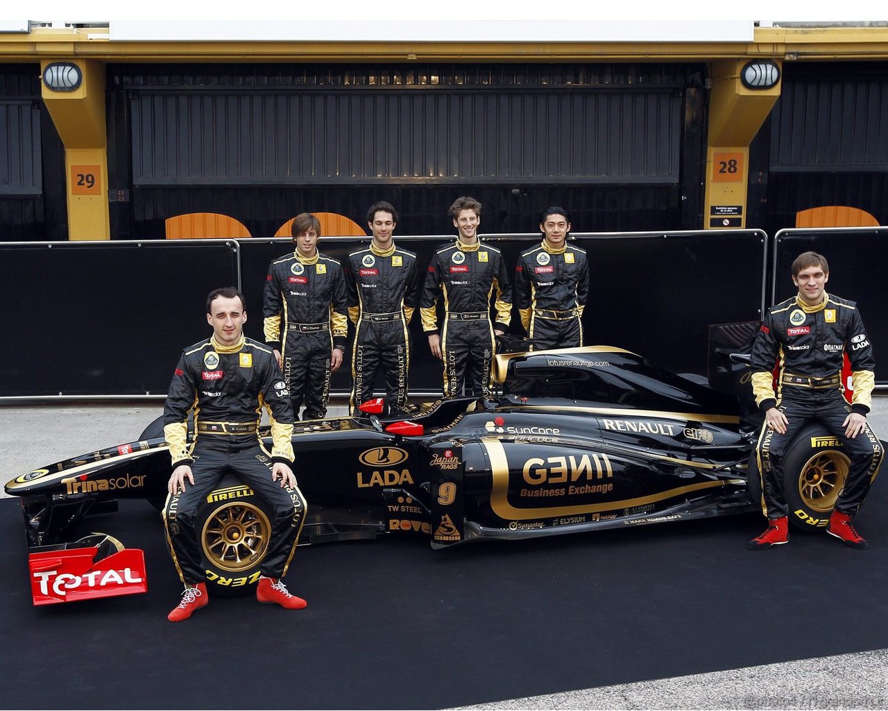 Lotus Renault R31 1280x1024