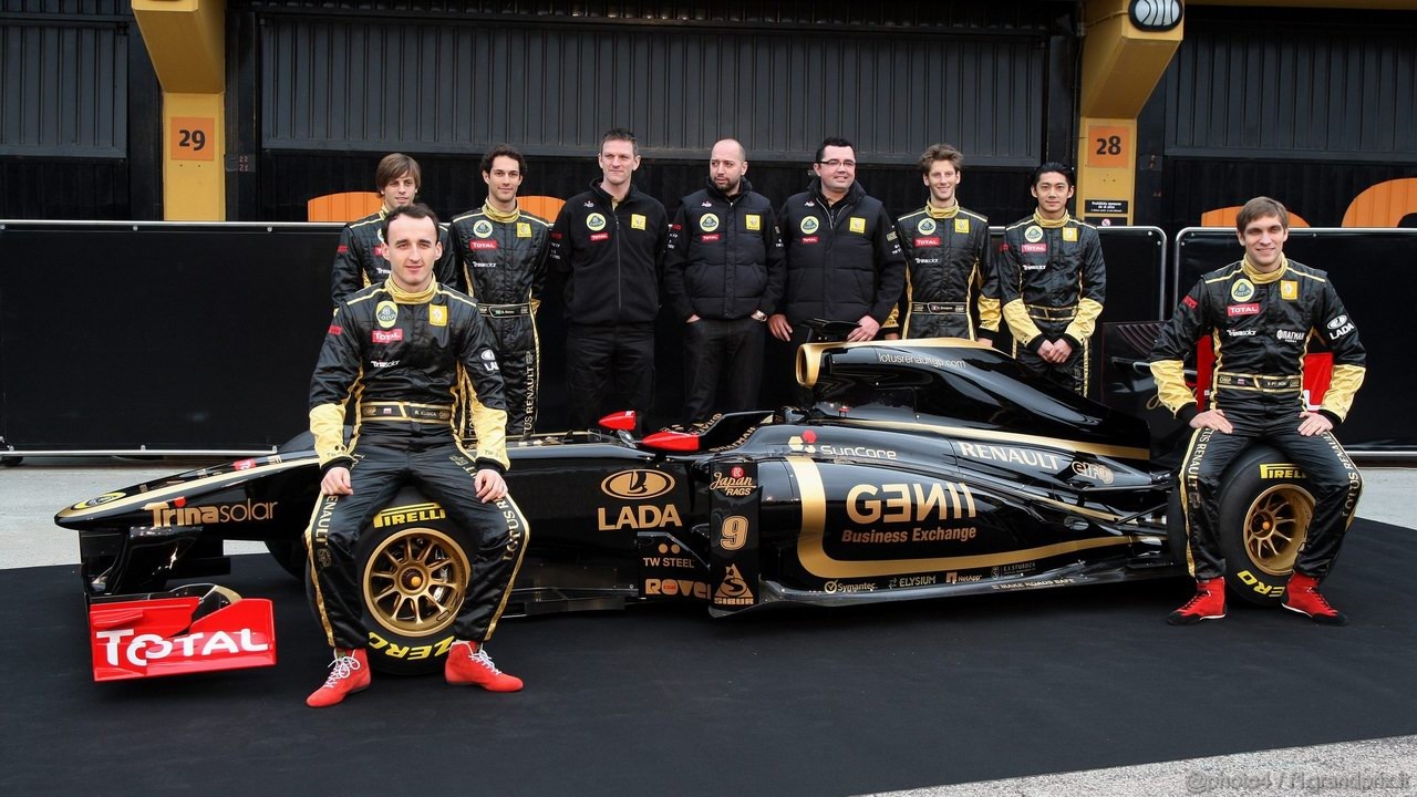 Lotus Renault R31 1280x720
