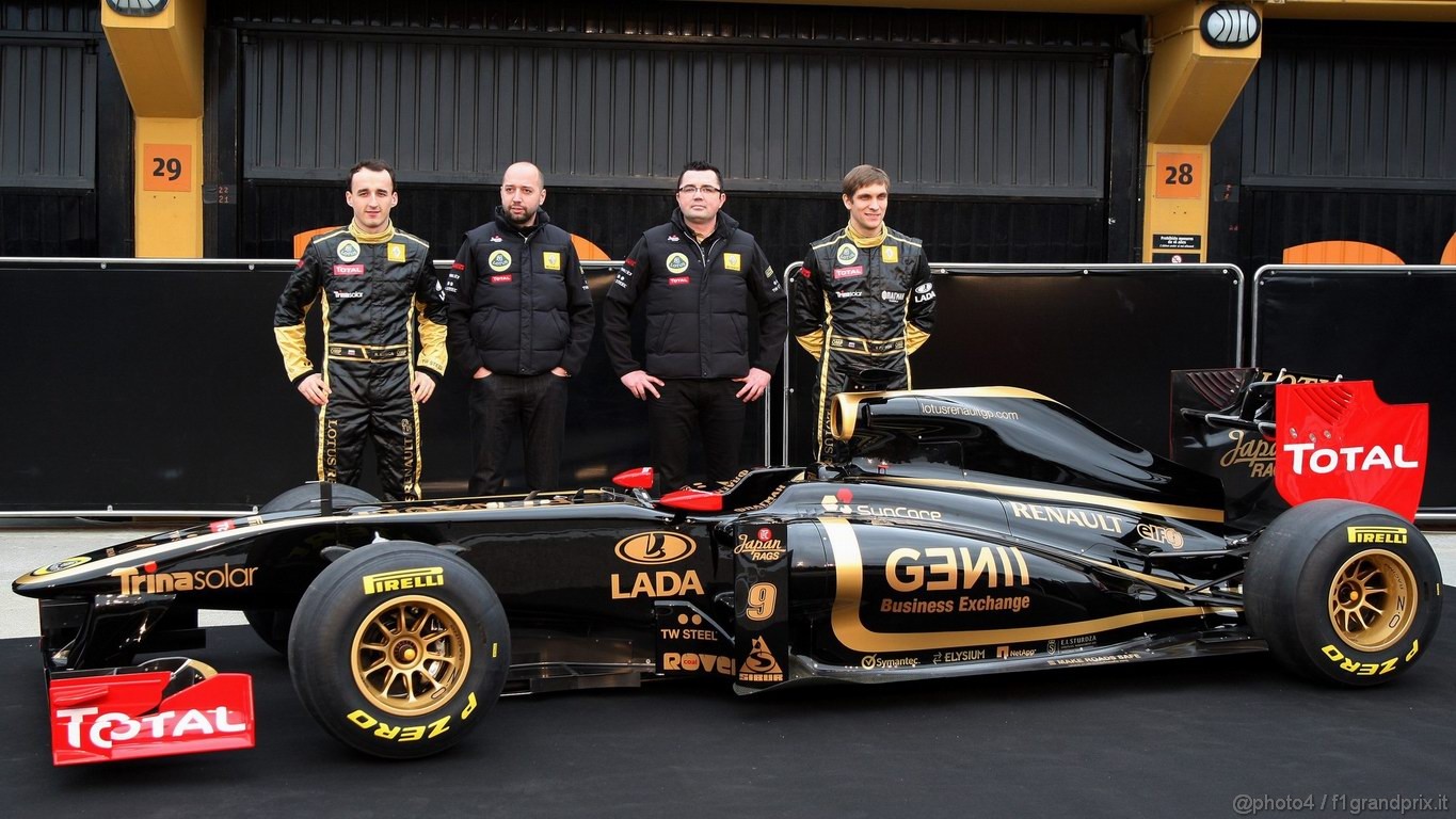 Lotus Renault R31 1366x768
