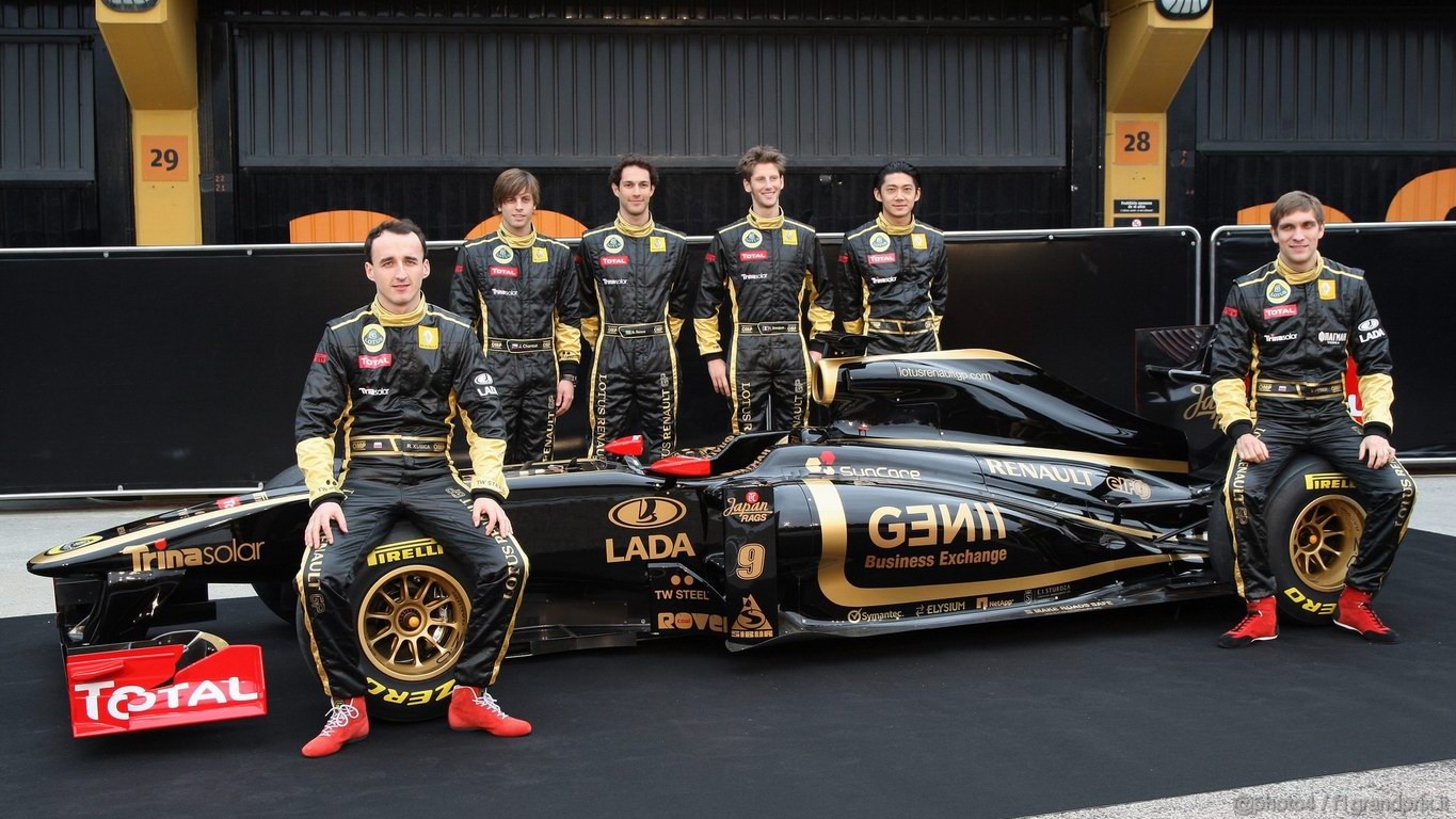 Lotus Renault R31 1366x768