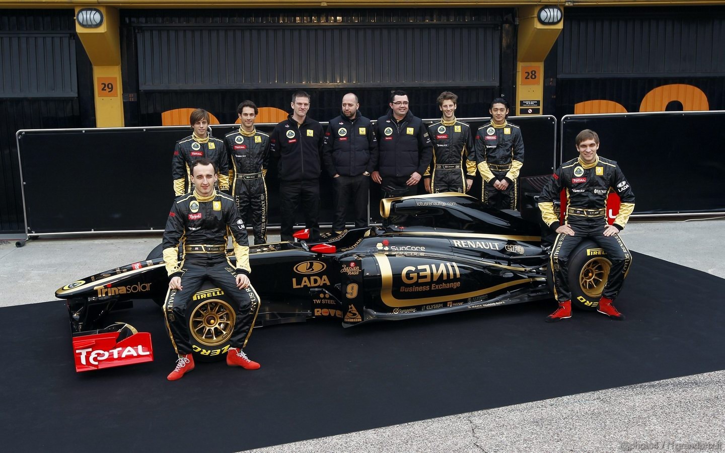 Lotus Renault R31 1440x900