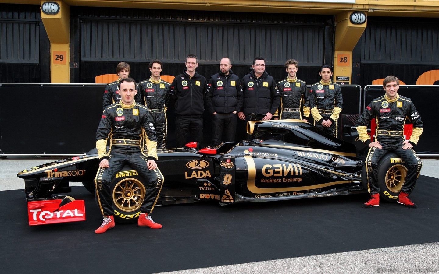 Lotus Renault R31 1440x900
