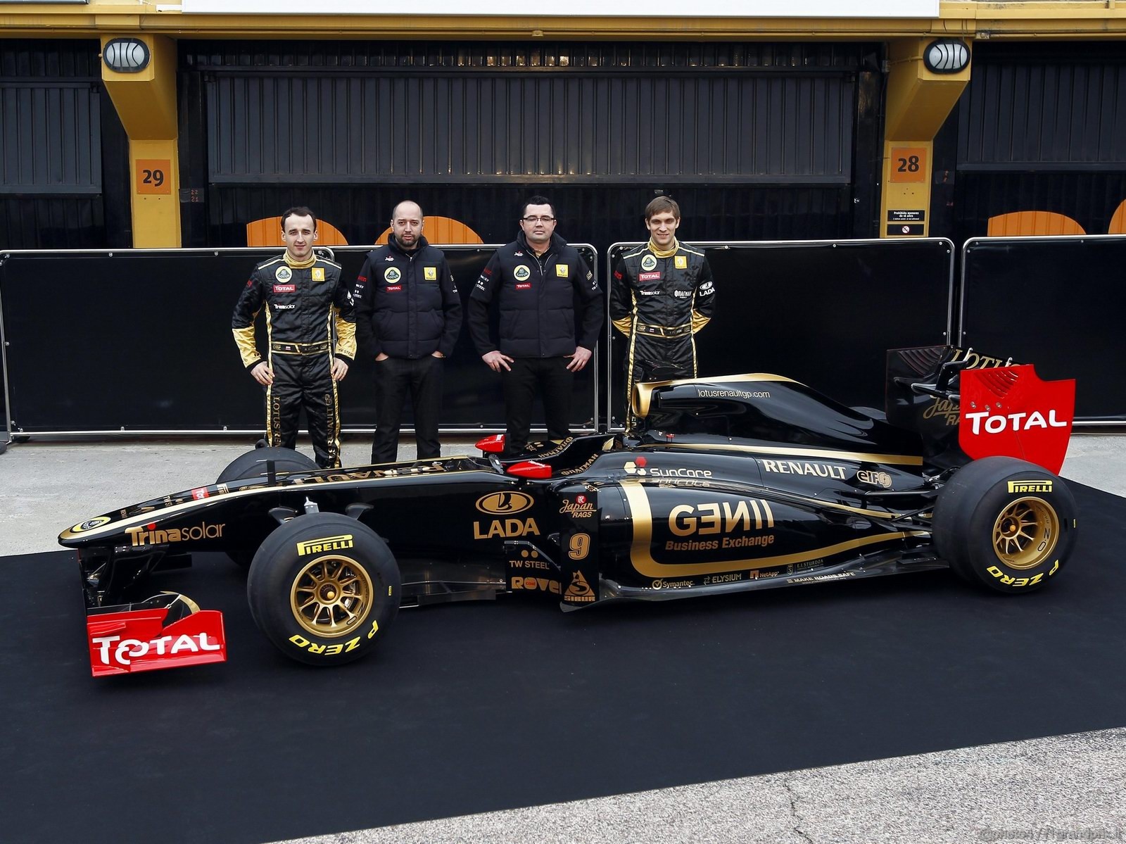 Lotus Renault R31 1600x1200