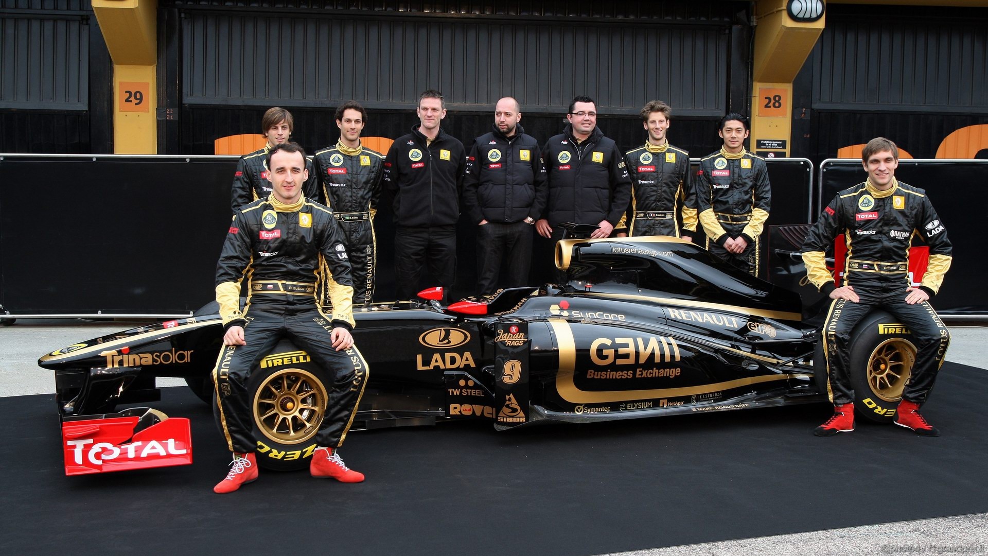 Lotus Renault R31 1920x1080